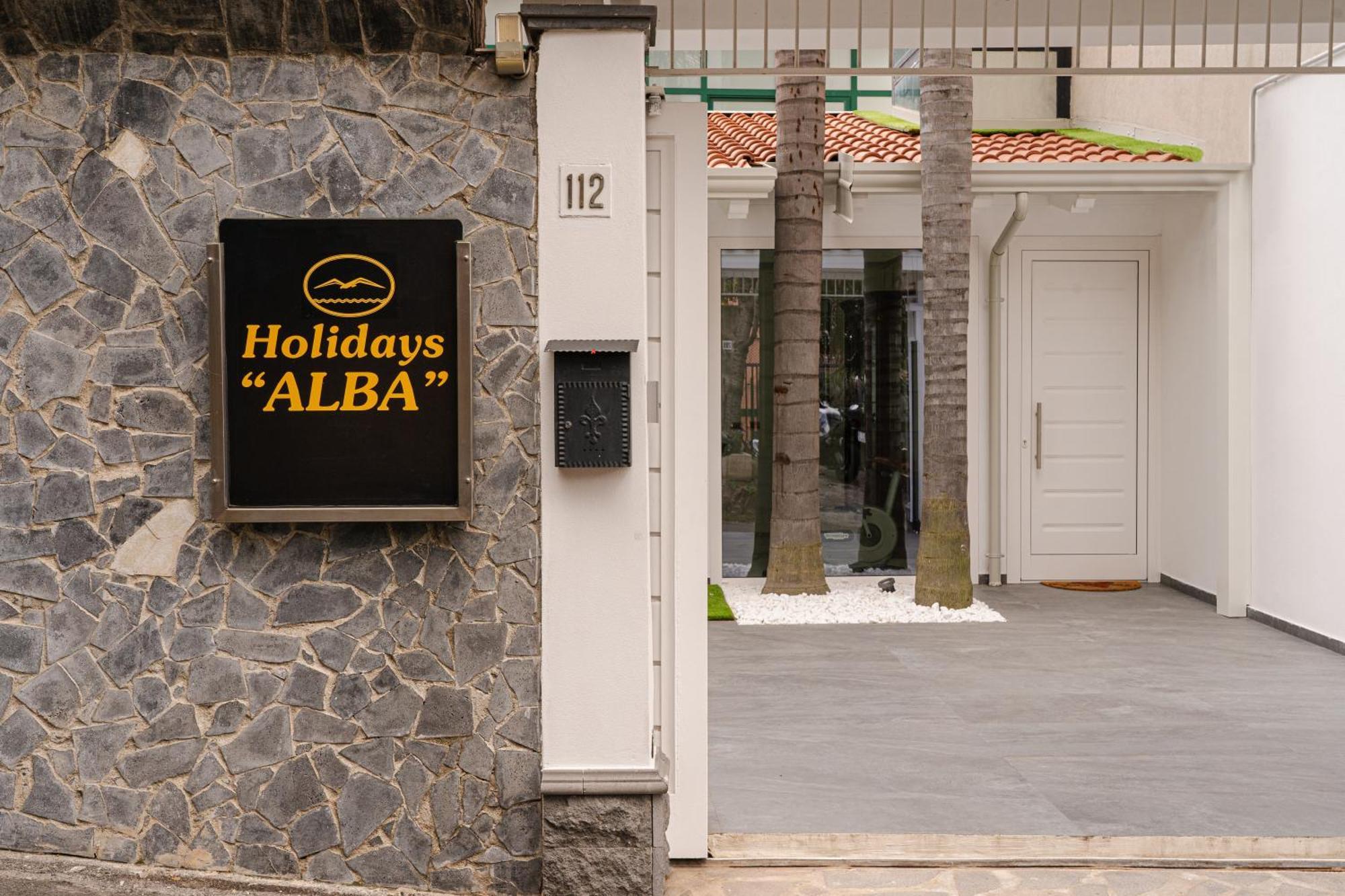 Holidays Alba คาตาเนีย ภายนอก รูปภาพ